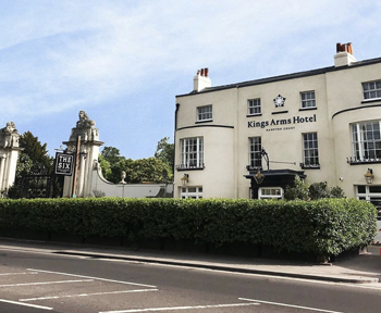THE KINGS ARMS - exterior_ (002)